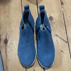 White Mountain Blue Suede Ankle Booties